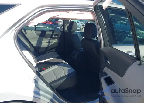 2018 Chevrolet Equinox Premier z USA, uszkodzony, nr VIN 2GNAXVEVXJ6128392